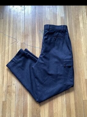 VICTORINOX Swiss Army Men's 40-32 Gray Flannel Flat Front Cargo Pants,100% Wool